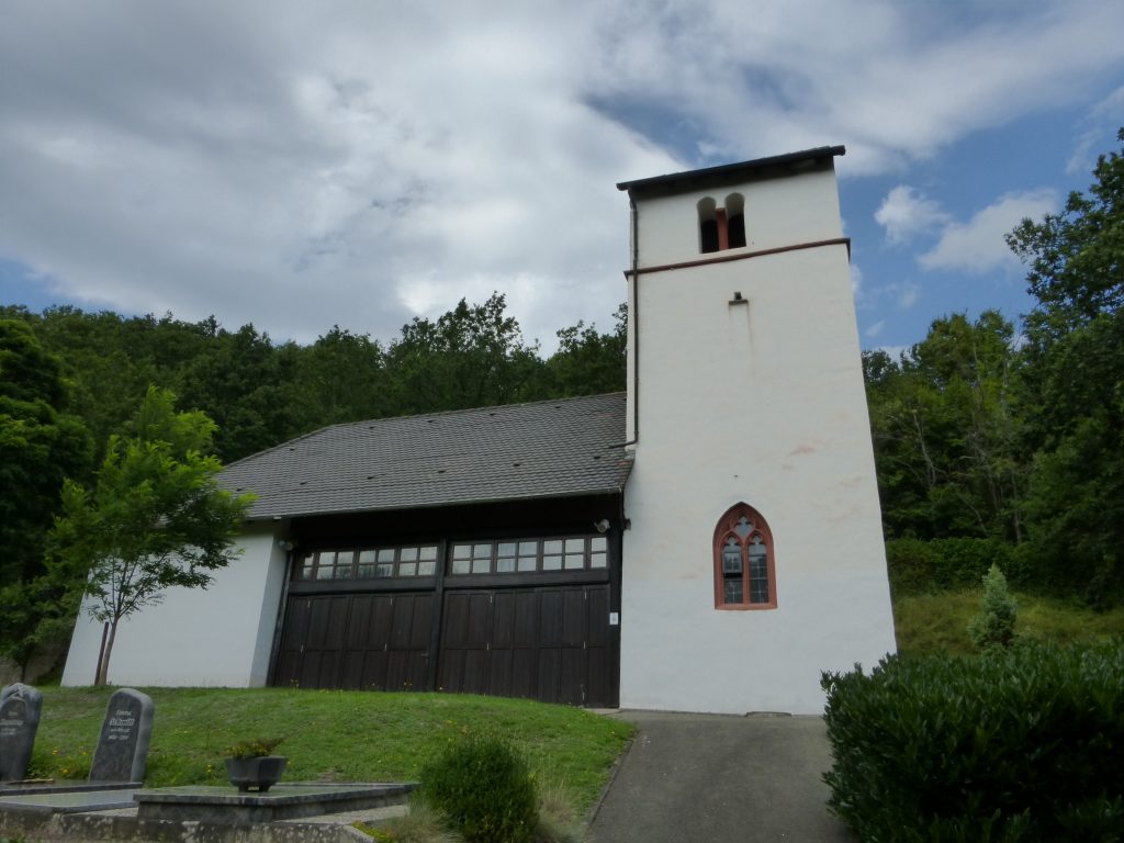 Wolfskirche mit Leichenhalle
